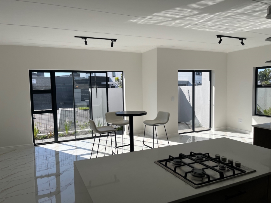 3 Bedroom Property for Sale in Sandown Western Cape
